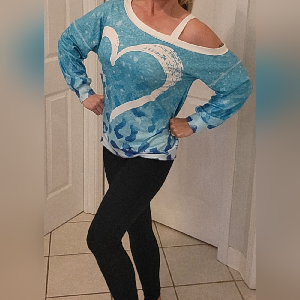 Off-shoulder top - Picture 2 of 5